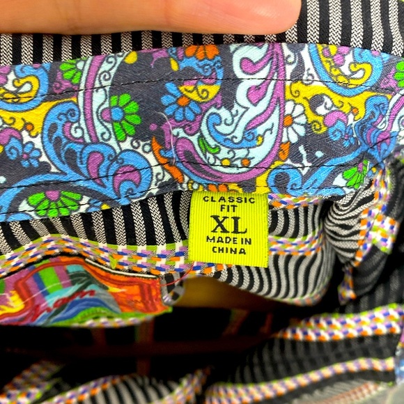 Robert Graham Men's Striped Shirt with Floral Accents size XL - Picture 10 of 10